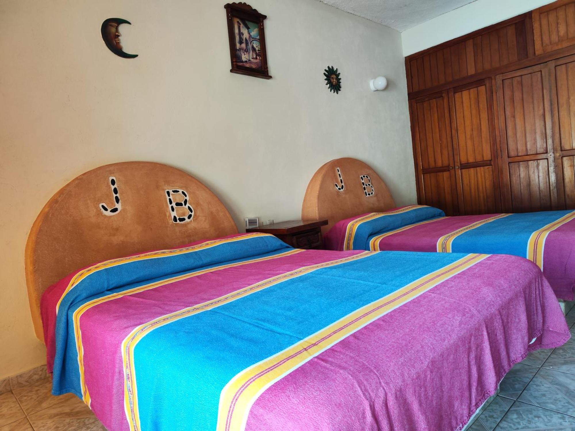 Hotel J.B. ซีฮัวตาเนโค ภายนอก รูปภาพ
